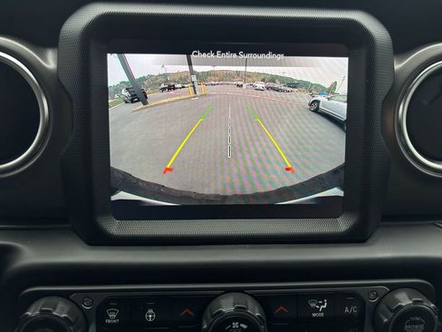 Used 2023 Jeep Wrangler Unlimited Rubicon 4xe w/ Cold Weather Group AWD/4WD image 20