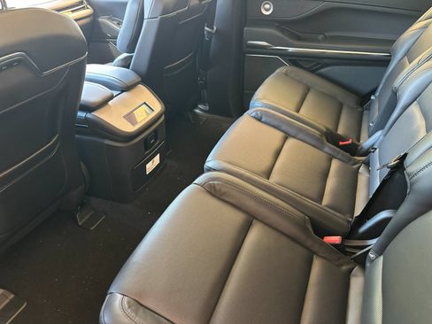 New 2026 Lincoln Navigator Reserve AWD/4WD image 11