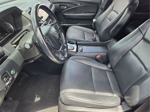 Used 2021 Honda Pilot Touring image 10