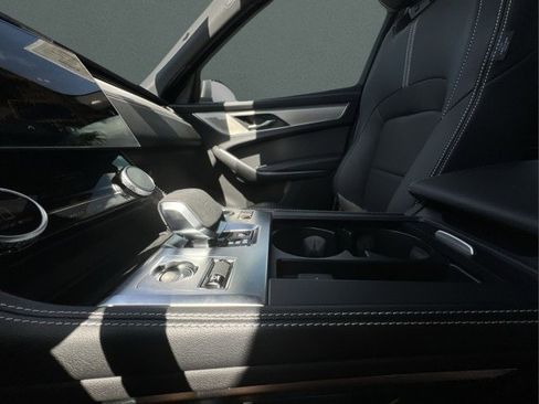 Used 2025 Jaguar F-PACE R-Dynamic S image 26