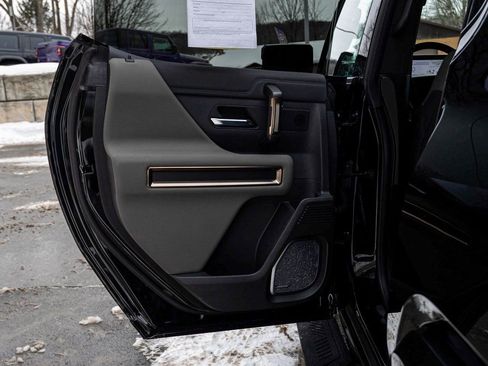 Used 2024 GMC Hummer EV 2X image 13