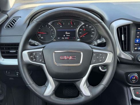 Used 2024 GMC Terrain SLT AWD/4WD image 11
