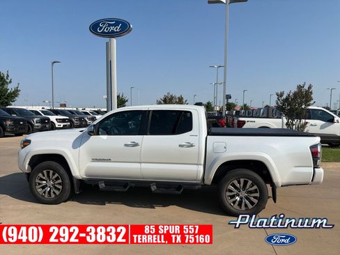 Used 2021 Toyota Tacoma Limited AWD/4WD image 4