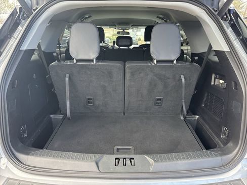 Used 2021 Ford Explorer XLT w/ Equipment Group 202A image 28