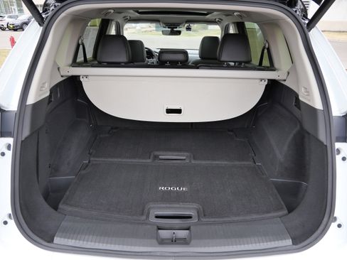 Used 2024 Nissan Rogue Platinum w/ Platinum Premium Package AWD/4WD image 18