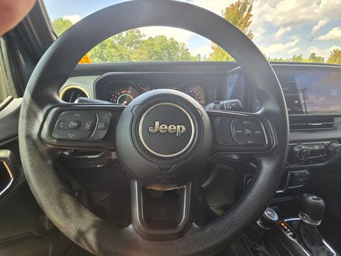 Used 2024 Jeep Wrangler Unlimited Sport AWD/4WD image 22