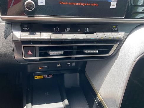 Used 2025 Toyota Camry LE w/ Convenience Package FWD image 30