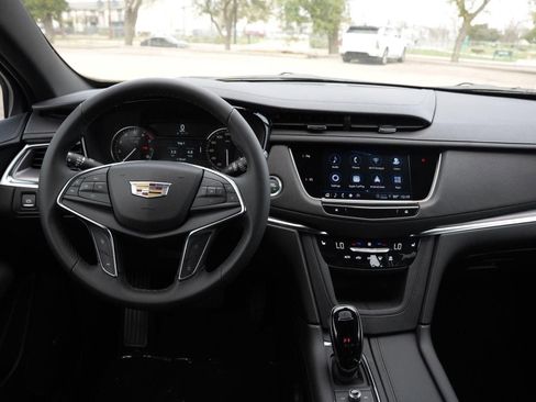 New 2026 Cadillac XT5 Luxury w/ LPO, Floor Liner Package image 32