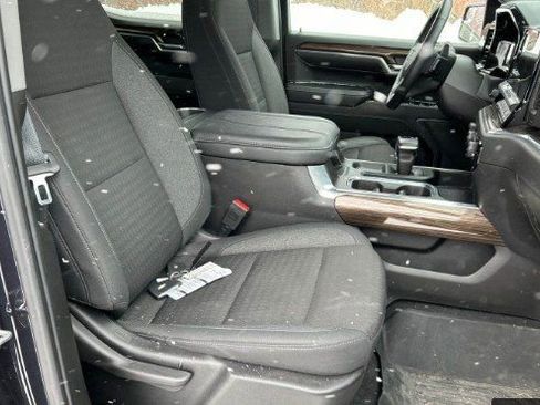 Used 2023 Chevrolet Silverado 1500 LT Trail Boss w/ LPO, Dark Essentials Package image 12