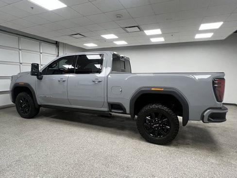 Used 2025 GMC Sierra 3500 AT4 w/ AT4 Premium Plus Package image 7