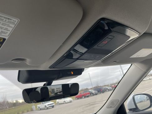 Used 2025 Mitsubishi Outlander SE image 31