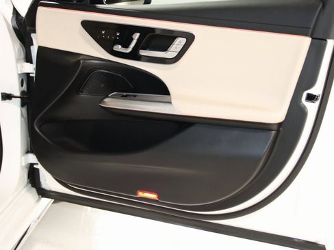 Used 2025 Mercedes-Benz E 350 4MATIC Sedan image 60