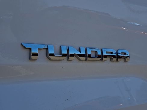 Used 2024 Toyota Tundra Limited AWD/4WD image 32