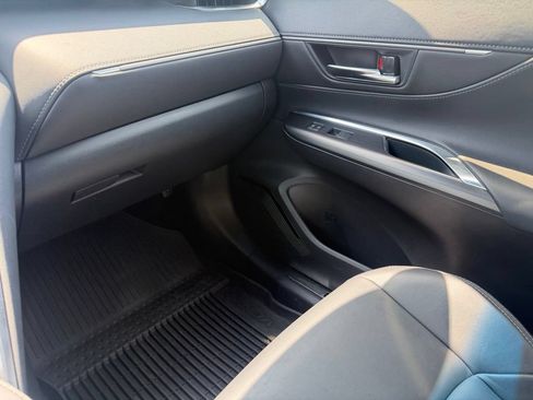 Used 2022 Toyota Venza XLE AWD/4WD image 22