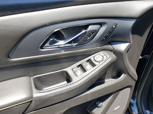 Used 2019 Chevrolet Traverse Premier w/ Driver Confidence II Package FWD image 20