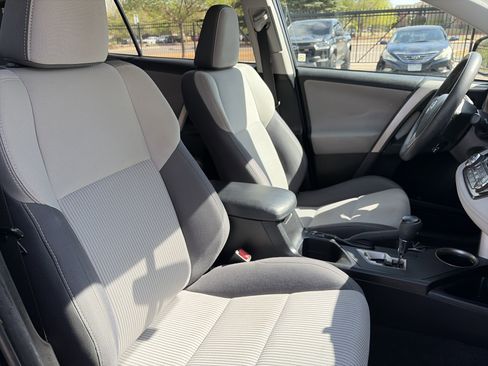 Used 2015 Toyota RAV4 XLE AWD/4WD image 29