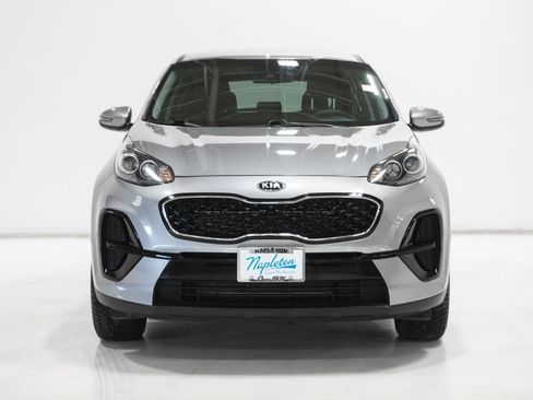 Used 2022 Kia Sportage LX w/ LX FWD Value Edition Package image 3