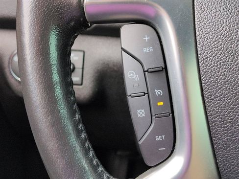 Used 2013 Chevrolet Traverse LTZ FWD image 18