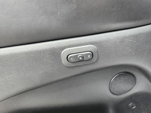 Used 2017 Jeep Grand Cherokee Overland image 31