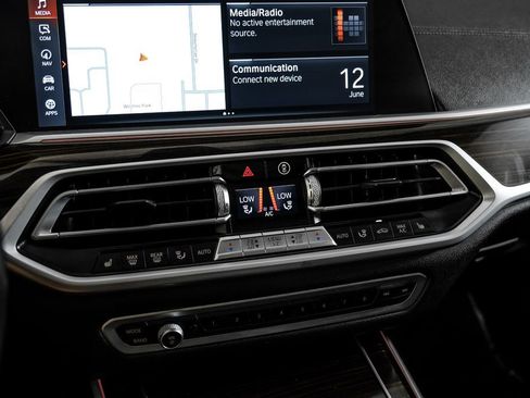 Used 2021 BMW X7 xDrive40i w/ Cold Weather Package AWD/4WD image 31