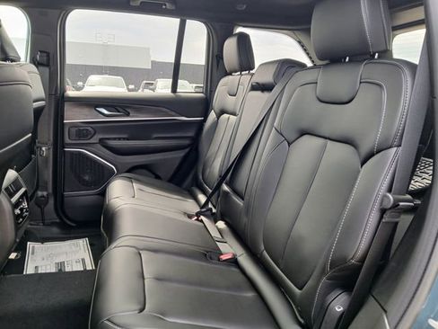 New 2026 Jeep Grand Cherokee Limited image 12