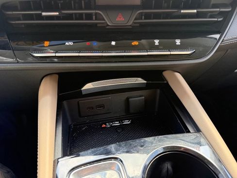 Used 2025 Buick Envision Preferred AWD/4WD image 16
