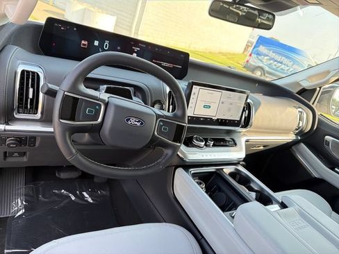 New 2027 Ford Expedition Platinum AWD/4WD image 19