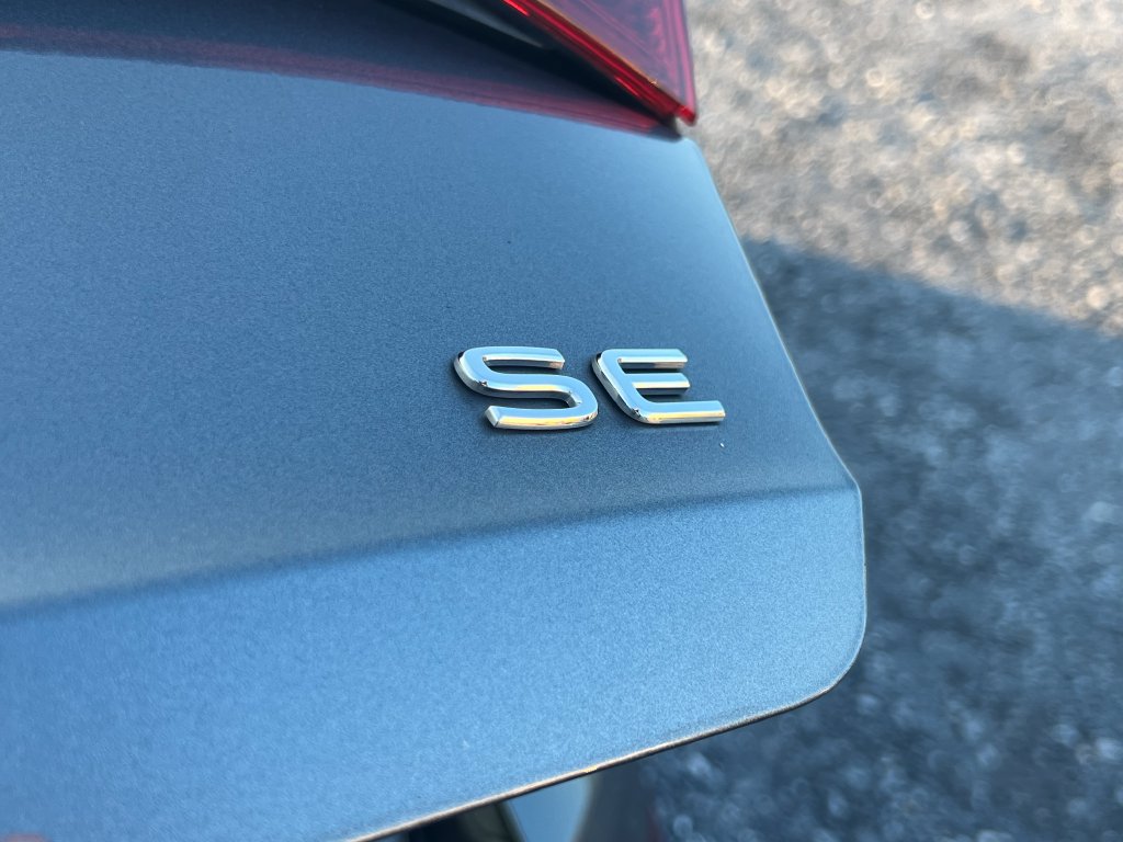 Used 2025 Volkswagen Jetta SE FWD image 15