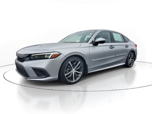 Used 2024 Honda Civic Touring image 3