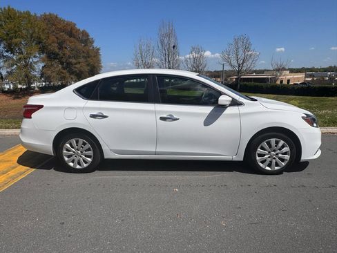 Used 2016 Nissan Sentra S image 29