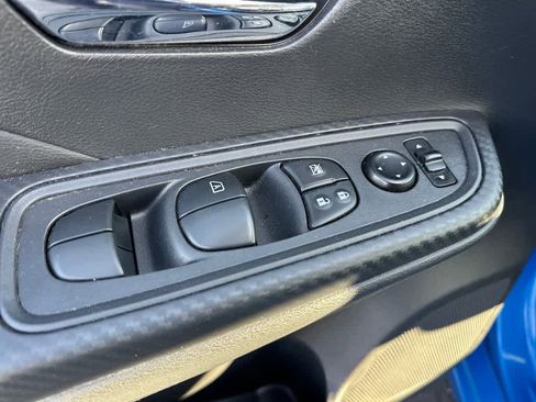 Used 2020 Nissan Versa SV image 13