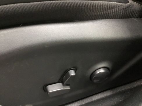 Used 2022 Jeep Cherokee Limited image 7