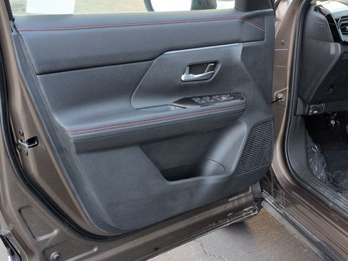 New 2026 Nissan Kicks SR image 12