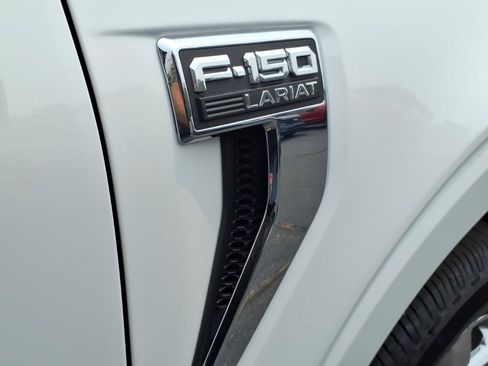 Certified 2022 Ford F150 Lariat w/ Equipment Group 502A High AWD/4WD image 18
