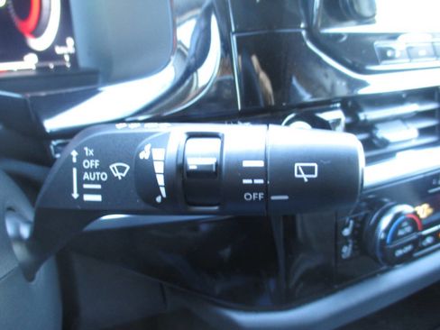 Used 2024 Nissan Pathfinder Platinum w/ Cargo Package image 25