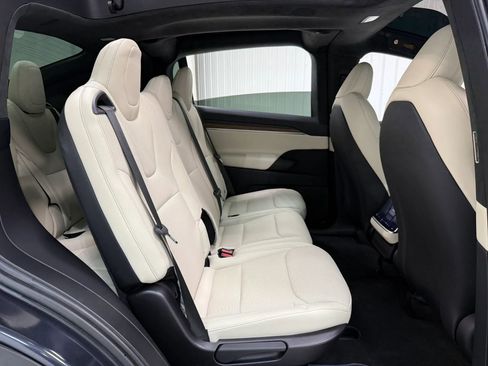 Used 2024 Tesla Model X AWD/4WD image 18