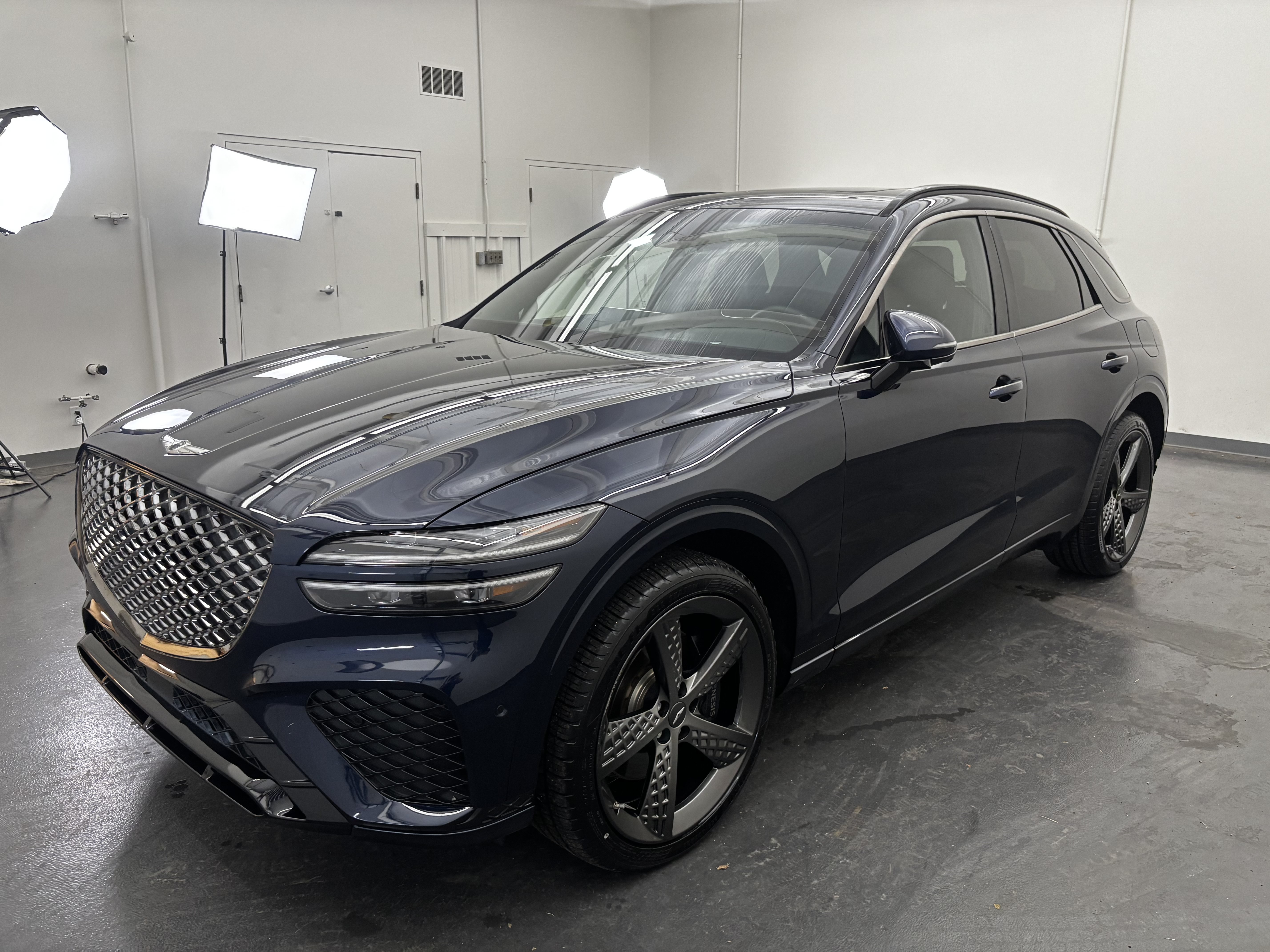 Used 2023 Genesis GV70 3.5T Sport w/ Sport Prestige Package AWD/4WD image 3