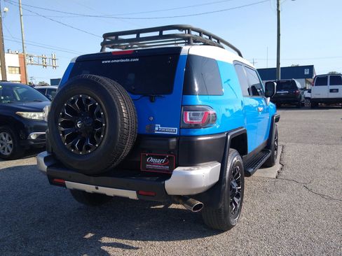 Used 2007 Toyota FJ Cruiser 4WD image 7