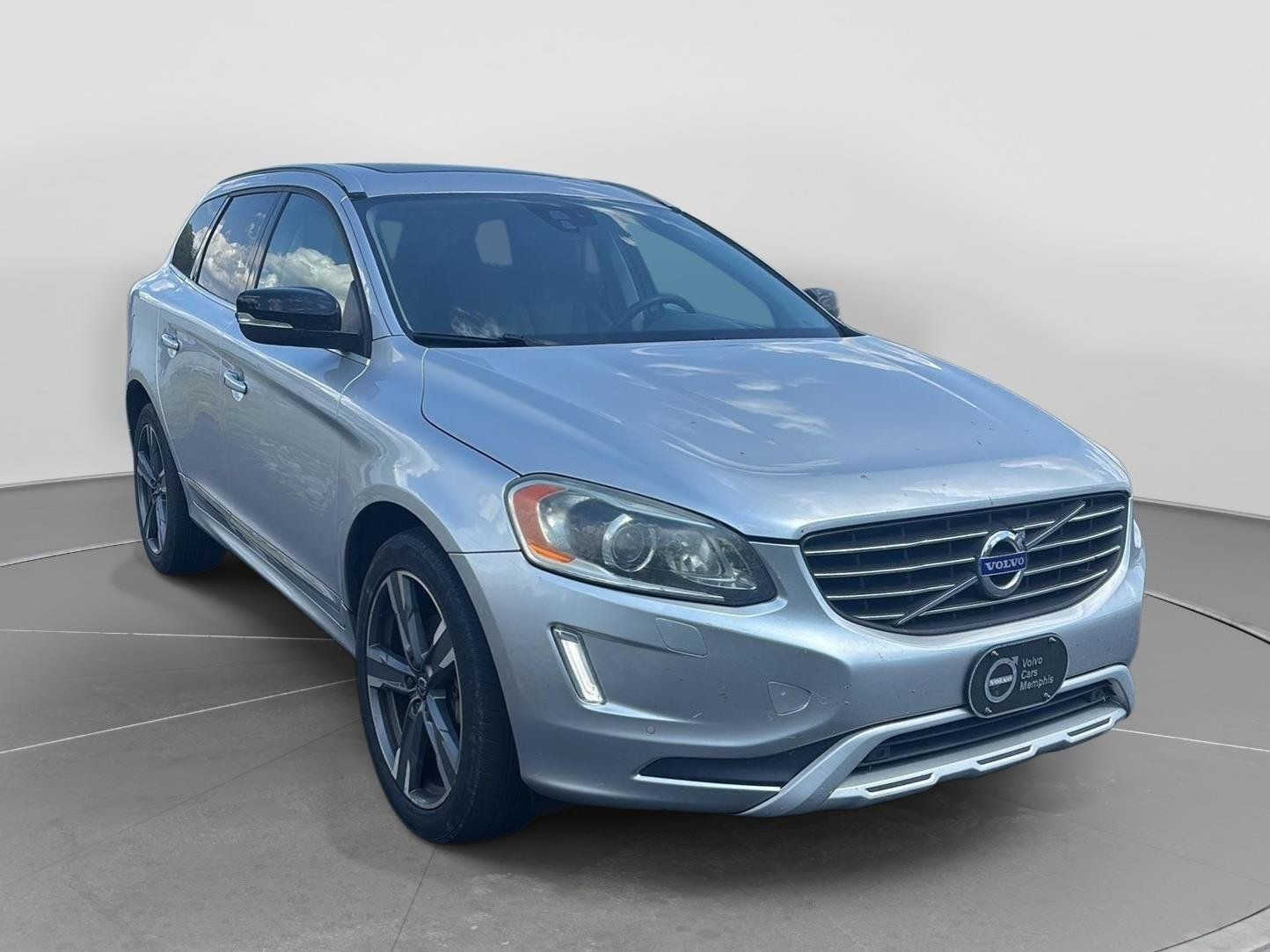 Used 2017 Volvo XC60 T5 Dynamic w/ Preferred Option Package AWD/4WD image 4
