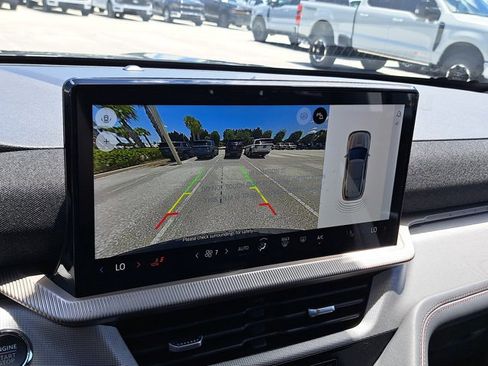 New 2025 Ford Explorer Active image 31