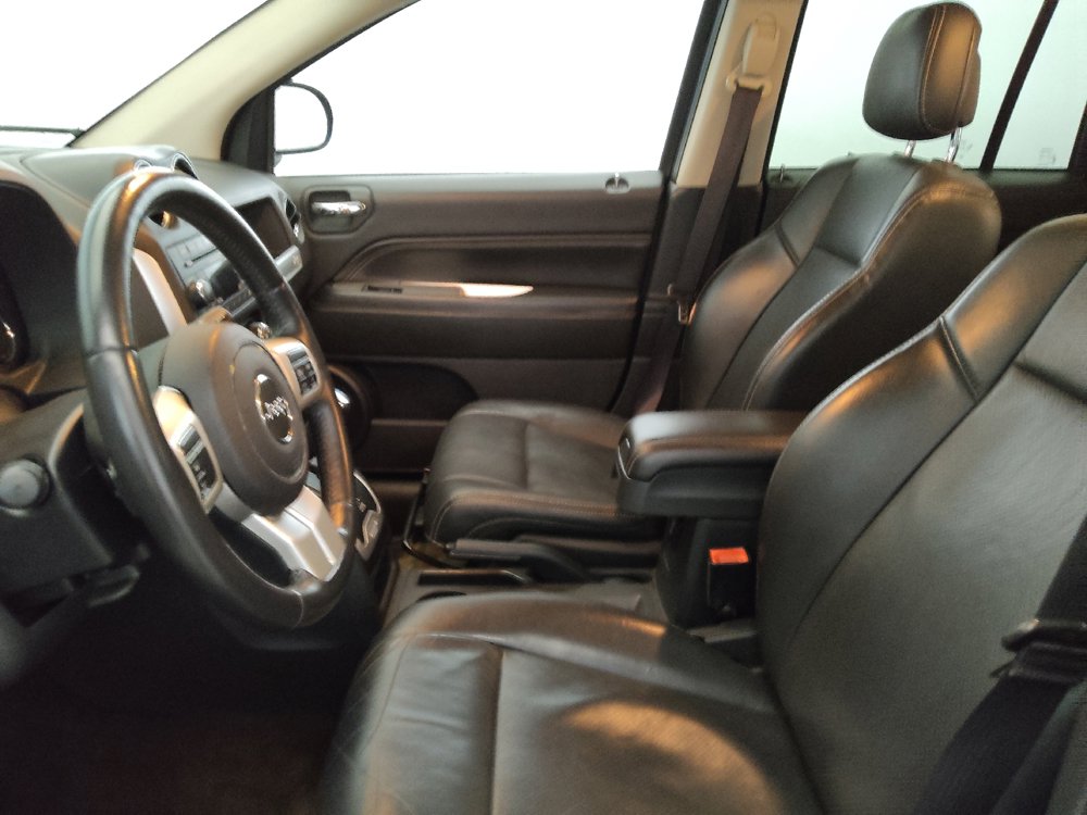 Used 2017 Jeep Compass High Altitude AWD/4WD image 17