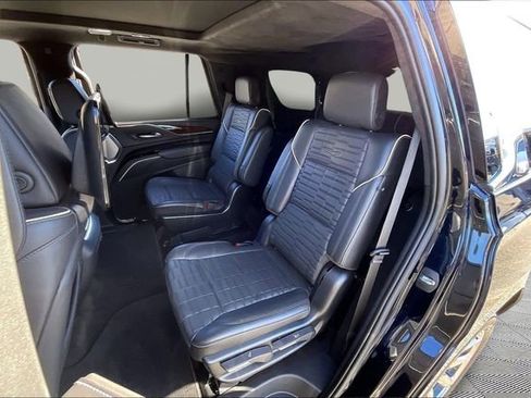 Used 2022 Cadillac Escalade Premium Luxury Platinum image 16