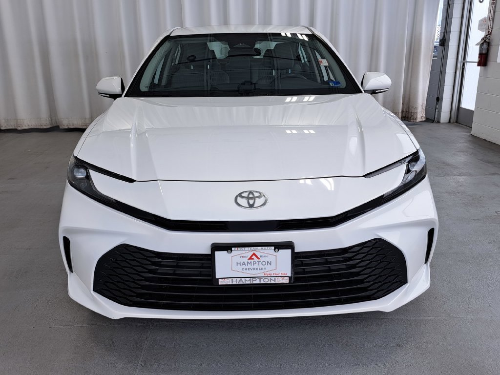 Used 2025 Toyota Camry LE FWD image 3