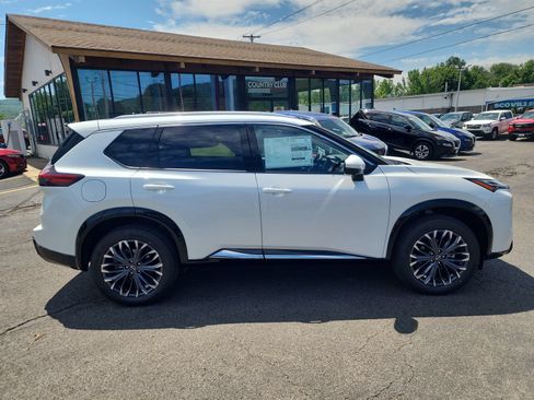 New 2026 Nissan Rogue Platinum AWD/4WD image 9