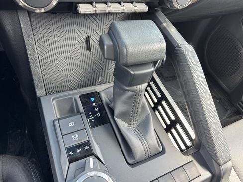 Certified 2025 Toyota Tacoma SR AWD/4WD image 25