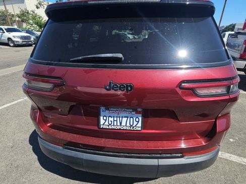 Used 2021 Jeep Grand Cherokee L Laredo RWD image 8