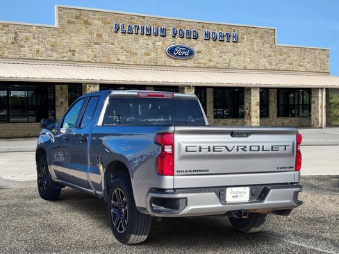 Used 2024 Chevrolet Silverado 1500 Custom w/ Dark Appearance Package image 4