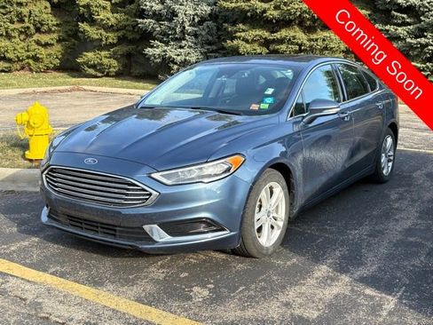 Used 2018 Ford Fusion SE w/ Fusion SE Technology Package image 3