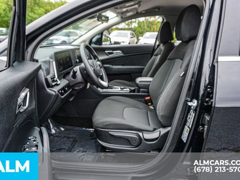 Used 2025 Kia Sportage LX FWD image 19