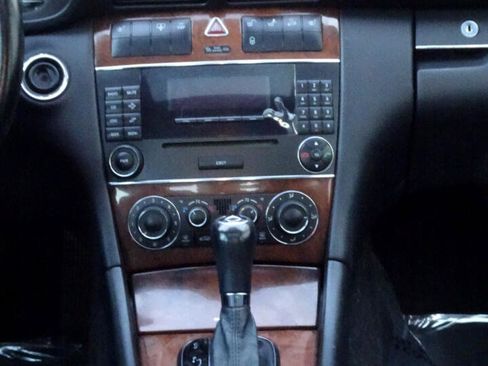 Used 2006 Mercedes-Benz C 280 4dr Luxury Sdn 3.0L 4MATIC image 15